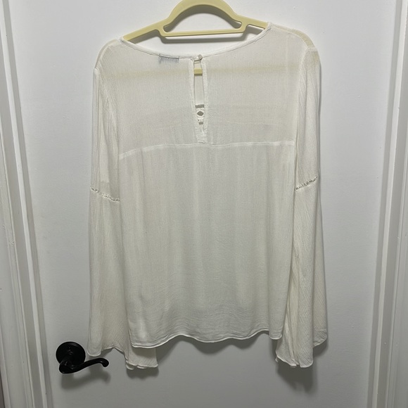 Earthbound Trading Co. White Bohemian Blouse Size Small - Picture 3 of 3